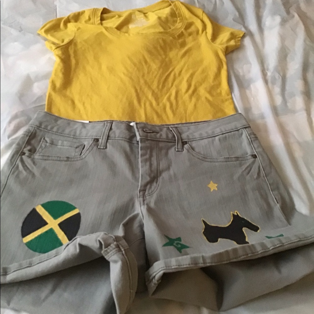 Jamaican Flare.Puppy Stars Rolled Cuff Shorts.